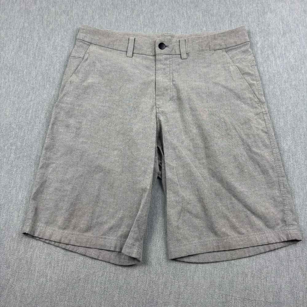 Lululemon Shorts‎ Mens 34 Light Gray Commission Classic Ventlight Golf Athletic
